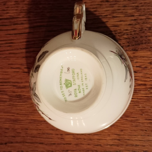 Vintage Royal Stafford Roses To Remember Footed Tea Cup and Saucer b150 - Picture 4 of 6